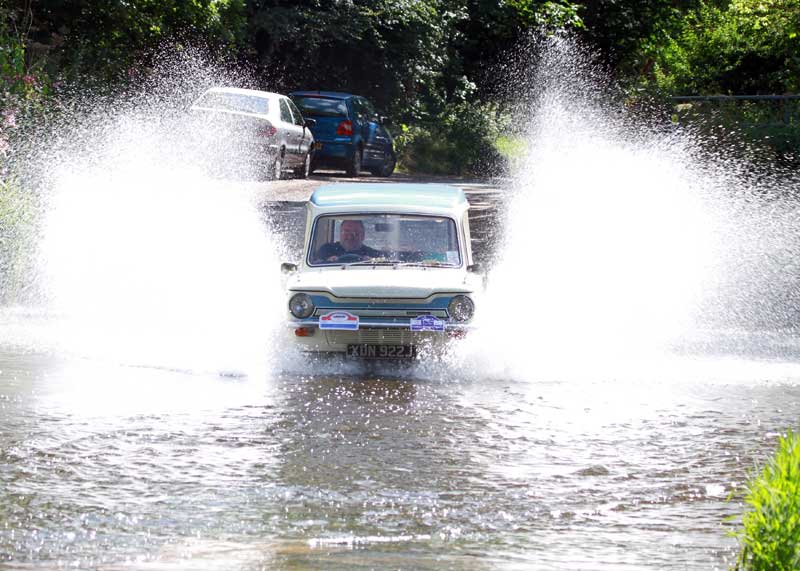 Hillman Husky Water Splash